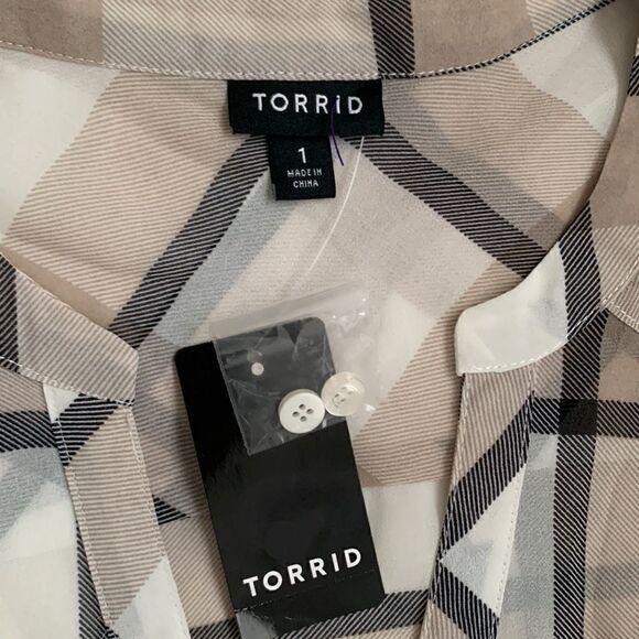 NWT Torrid Plaid V-Neck 3/4 sleeve Roll Tab Button Up Blouse Size 1X - Picture 11 of 13